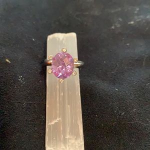 Size 8.5 women’s ring